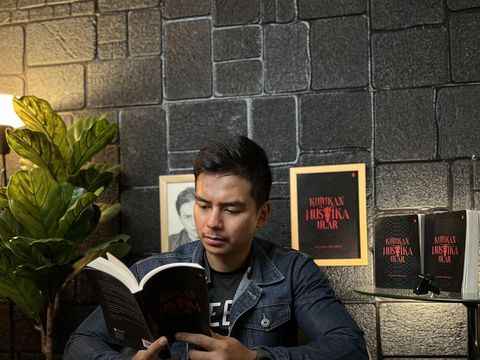 Buku Mustika Ratu Ular karya Prasodjo Muhammad
