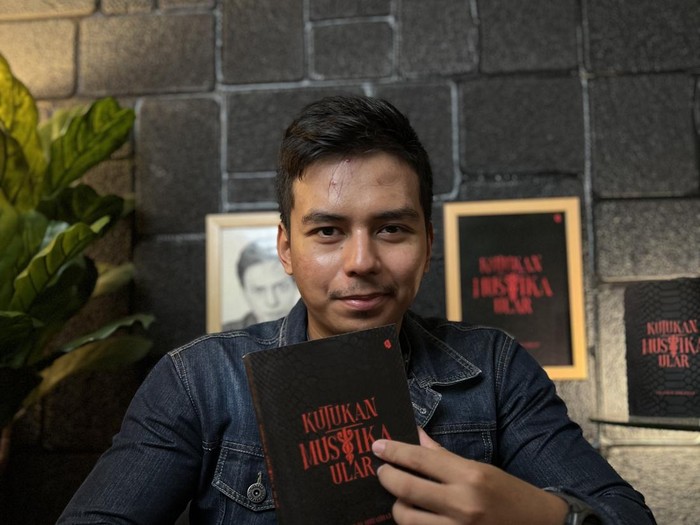 Buku Mustika Ratu Ular karya Prasodjo Muhammad
