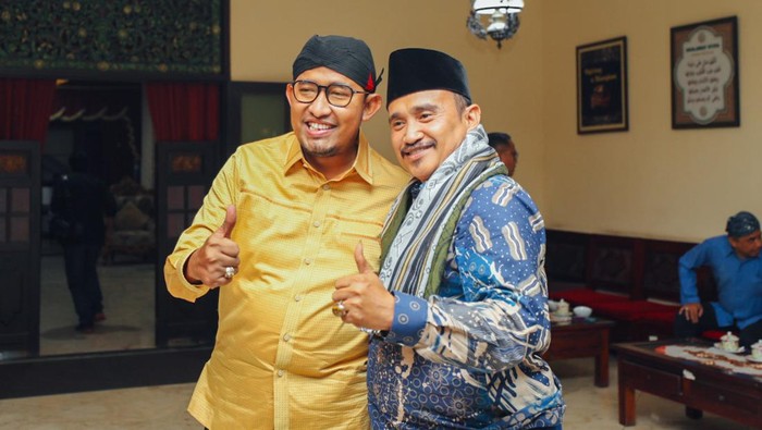 Bupati Sumenep Achmad Fauzi (kemeja kuning).