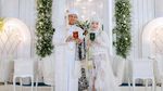 Suamiku Adalah Teman Ayahku, Ini Foto Pernikahan Viral Beda Usia 34 Tahun