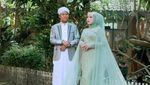 6 Foto Jodohku Ternyata Teman Ayahku, Bukti Cinta Tak Pandang Usia