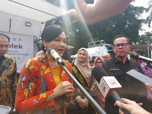 OJK: Korban Pinjol Ilegal Paling Banyak Guru, Ibu Rumah Tangga, dan Pelajar