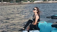 Ghea Youbi mengaku main jetski karena nggak dapat izin berkendara motor trail. (Foto: dok Instagram)