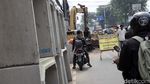 Hati-Hati! Ada Perbaikan Saluran Air di Jalan Otista Jaktim