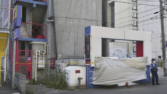 Hotel di Hokkaido, Jepang, yang menjadi lokasi temuan mayat tanpa kepala. (Kyodo News via AP)