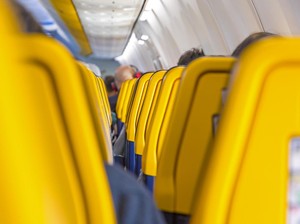 Ingat! Jangan Pencet Tombol Panggil Pramugari Sembarangan