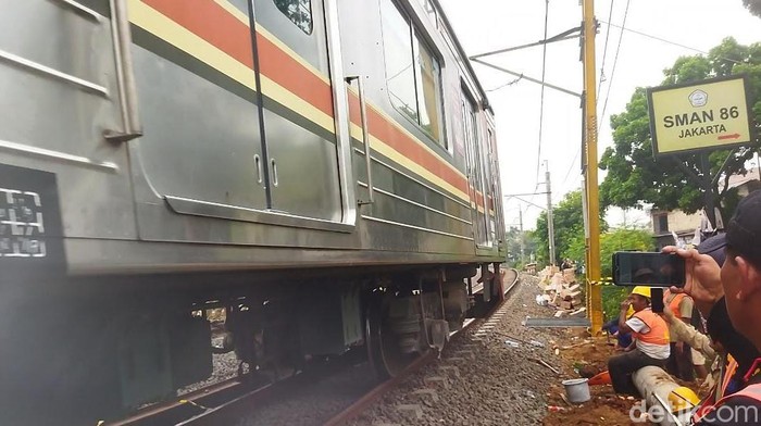 Jalur Pondok Ranji-Kebayoran kembali normal
