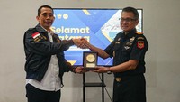 Kedatangan Kamrussamad disambut langsung oleh Kepala Bea Cukai Tipe A Tanjung Priok Dwi Teguh. 