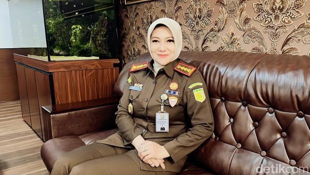 Kepala Kejaksaan Negeri (Kajari) Batam, Herlina Setyorini saat memberikan keterangan