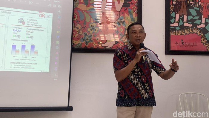 Kepala OJK Kantor Regional 5 Sumbagtut Bambang Mukti Riyadi