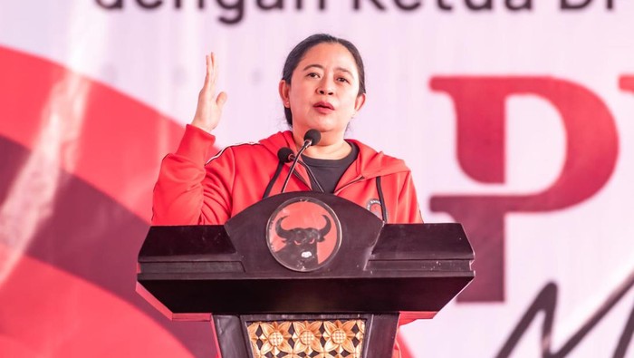 Ketua DPR RI sekaligus Ketua DPP PDI Perjuangan (PDIP) Bidang Politik Puan Maharani memimpin konsolidasi internal partai PDI Perjuangan (PDIP) di Kantor DPC PDIP Kabupaten Kudus, Jawa Tengah, Selasa (25/7).