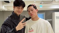 Hyungwon pun tak mau ketinggalan memamerkan Joohoney dengan rambut militernya. (Foto: dok. Instagram Hyungwon MONSTA X)