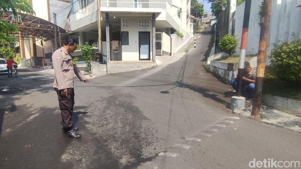 Fauzy Aribammar, korban pembunuhan sopir taksi online di Semarang ditemukan tewas bersimbah darah di jalan di Semarang. Ini lokasi penemuan jasad Fauzy.