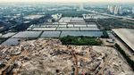 Penampakan Gunungan Sampah di TPS Liar Cilincing