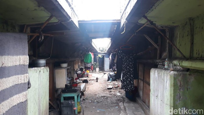 Permukiman di Bawah Kolong Tol