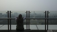 Kemudian, pelaksanaan Hari Bebas Kendaraan Bermotor (HBKB) serta penyediaan bus listrik Transjakarta, menurut dia, efektif untuk menanggulangi persoalan polusi udara. Termasuk, adanya pemantauan industri melalui Continuous Emission Monitoring System (CEMS) dan pemantauan kualitas udara periodik melalui Stasiun Pemantau Kualitas Udara (SPKU) stasioner dan mobile.