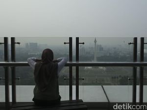 Polusi Udara Makin Ambyar, Setuju Nggak Anak Sekolah PJJ Lagi?