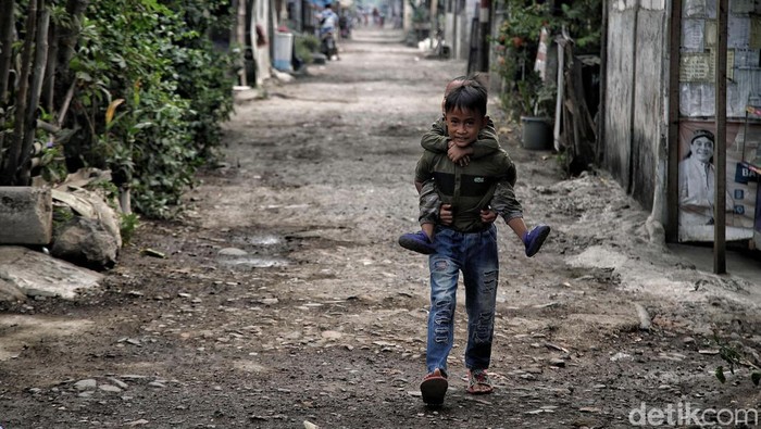 Jakarta Utara meraih Kota Layak Anak 2023 dari KemenPPPA. Begini kehidupan anak-anak di pemukiman kumuh Jalan Reformasi RT 7 RW 8, Cilincing, Jakarta.