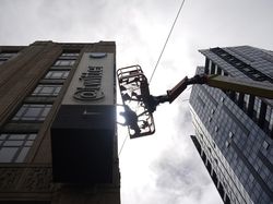 Resmi Ganti Logo, Papan Nama Twitter Mulai Dicopot dari Kantor Pusat