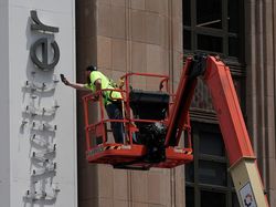 Resmi Ganti Logo, Papan Nama Twitter Mulai Dicopot dari Kantor Pusat