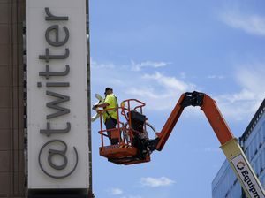 Melihat Proses Pelepasan Logo Twitter di Kantor Pusat