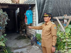 Belasan Rumah Berdiri di Dua Kabupaten, Ruang Tamu Gresik Dapur Lamongan