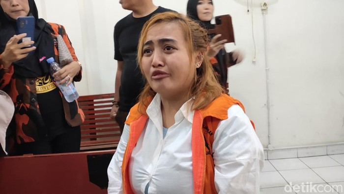 Sidang perdana Lina Mukherjee.