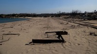 Kebakaran besar terjadi di Pulau Rhodes, Yunani. Peristiwa ini memaksa pemerintah setempat mengevakuasi ribuan warga dan turis.  