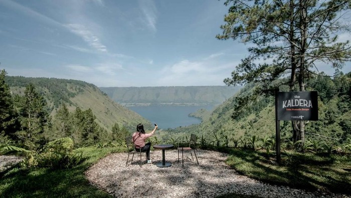 The Kaldera di Toba