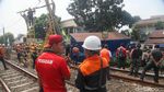 Tiang LAA Rel Pondok Ranji-Kebayoran Diperbaiki Usai Ditabrak Truk