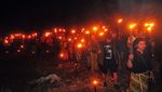 Ratusan Obor Menyala di Bukit Alang-alang Pegunungan Kendeng