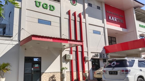 Korban sempat dirawat di UGD RS Kartini Kupang, tapi tidak tertolong.