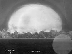 Potret Asli Uji Coba Bom Atom Oppenheimer yang Mencekam