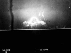 Potret Asli Uji Coba Bom Atom Oppenheimer yang Mencekam