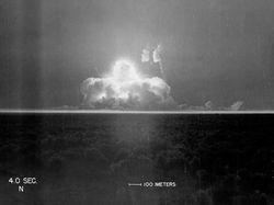 Potret Asli Uji Coba Bom Atom Oppenheimer yang Mencekam