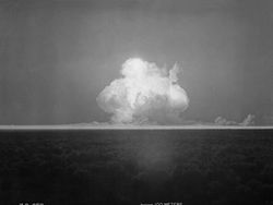 Potret Asli Uji Coba Bom Atom Oppenheimer yang Mencekam