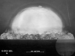 Potret Asli Uji Coba Bom Atom Oppenheimer yang Mencekam
