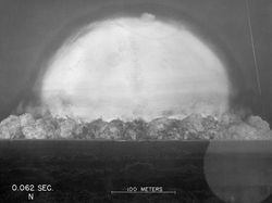 Potret Asli Uji Coba Bom Atom Oppenheimer yang Mencekam