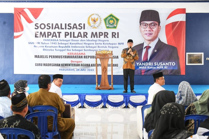 Wakil Ketua MPR Yandri Susanto