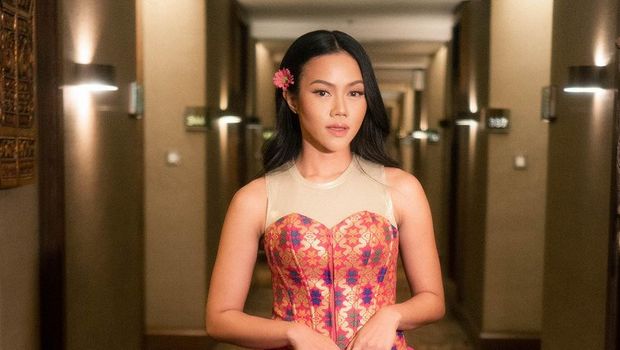 Gaya Yura Yunita a la Barbie.