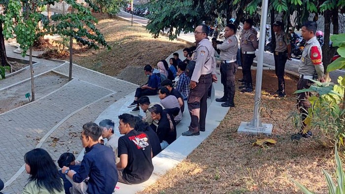 Acara diskusi publik di Hutan FISIP UNS, Solo, Rabu (26/7/2023).