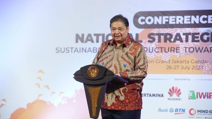 Menteri Koordinator Bidang Perekonomian RI (Menko Perekonomian) Airlangga Hartarto, mengatakan bahwa Proyek Strategis Nasional (PSN), termasuk di dalamnya Kawasan Ekonomi Khusus (KEK), merupakan salah satu upaya transformasi ekonomi.