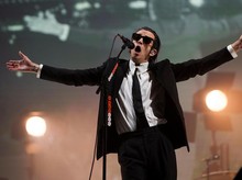 Vokalis The 1975, Matty Healy Bikin Heboh Lagi