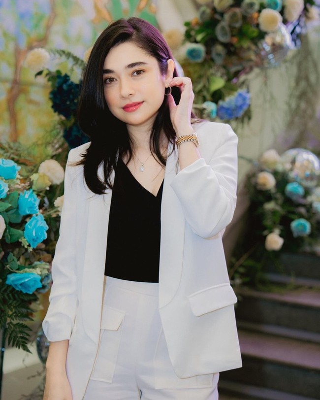 Wanita 34 tahun ini mengenyam pendidikan di LSPR (London School of Public Relations), menambil jurusan Ilmu Komunikasi. Foto: dok Instagram