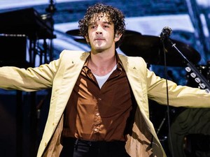 Komunitas LGBT Malaysia Marah pada Aksi Vokalis Band The 1975
