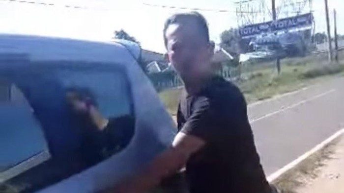 Pria ngaku anggota Krimsus tertangkap mencuri BBM.