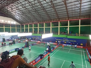 Riuhnya Dukungan Fans Adhiguna Maharewa Gowa di BNI Sirnas B Sulsel 2023