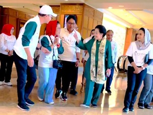 Momen Giri Prasta Nempel Megawati di Surabaya, Warganet Serukan GP Bali 1