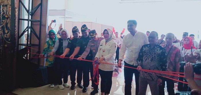 Bupati Klaten Sri Mulyani membuka Klaten City Expo 2023.