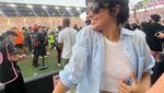Pakai Jersey Messi, Camila Cabello Girang Ketemu Idola